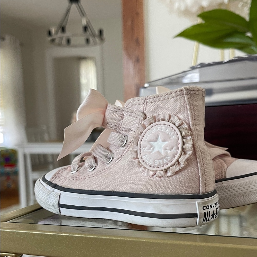 Converse Kids High-Top Sneakers - Light Pink
